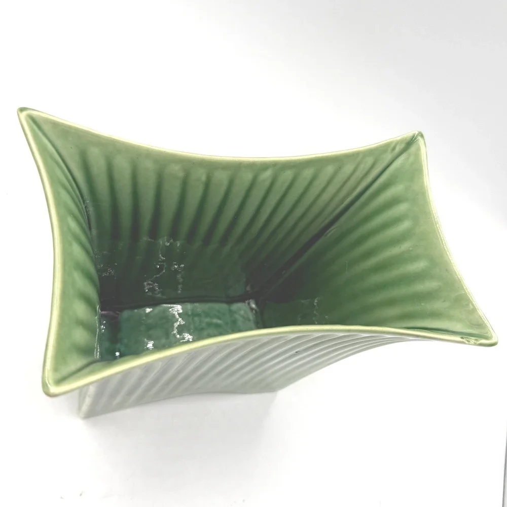 Marietta Modern Vase M-103 Green Ribbed Mid-Century 1950s Vintage Ceramic Decor
